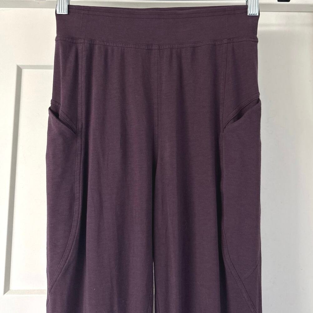 Lululemon Meant To Move Yoga Pant 27" Black Cherry Size 2 W5AUOS *EUC - Picture 9 of 10